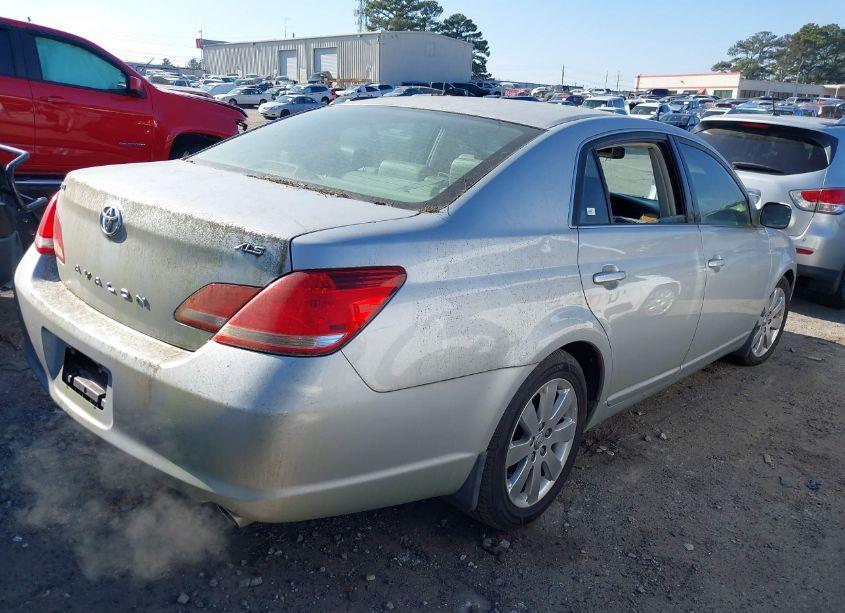 Photo 4 of 2005 Toyota Avalon XLS (VIN 4T1BK36B35U008599)