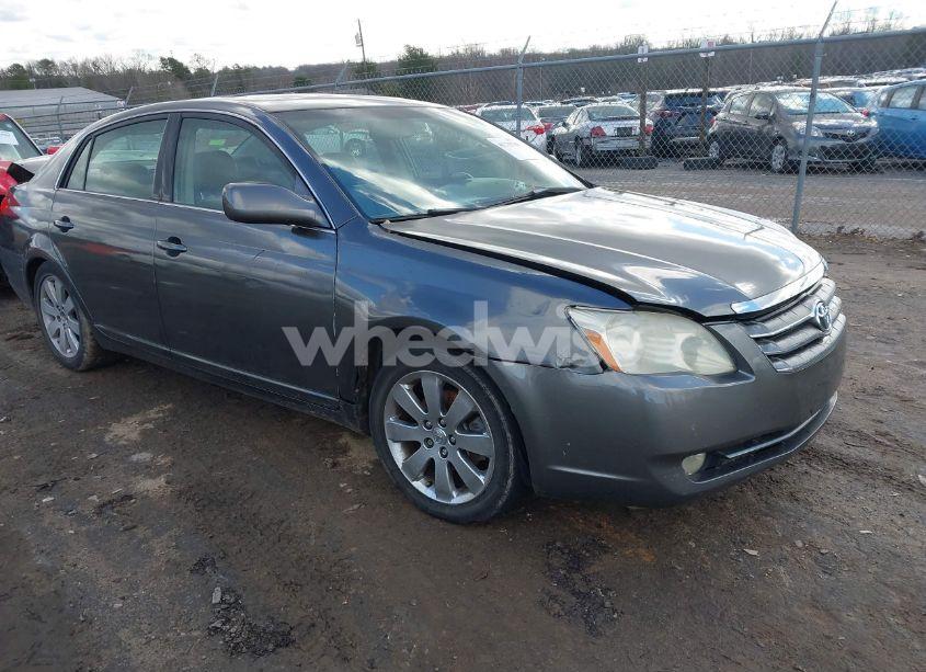 2005 Toyota Avalon XLS (VIN 4T1BK36B35U030280) main photo