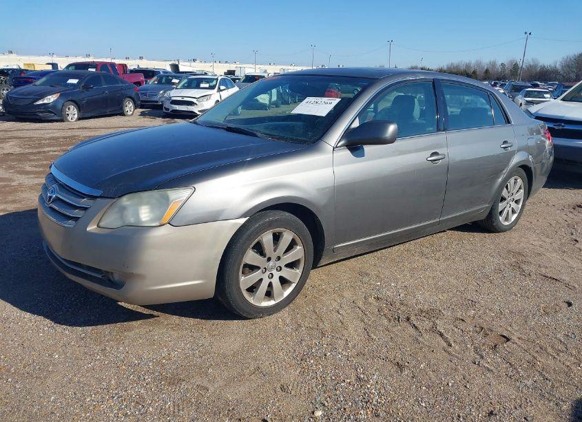Photo 2 of 2005 Toyota Avalon XLS (VIN 4T1BK36B35U038508)