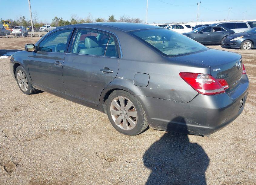 Photo 3 of 2005 Toyota Avalon XLS (VIN 4T1BK36B35U038508)