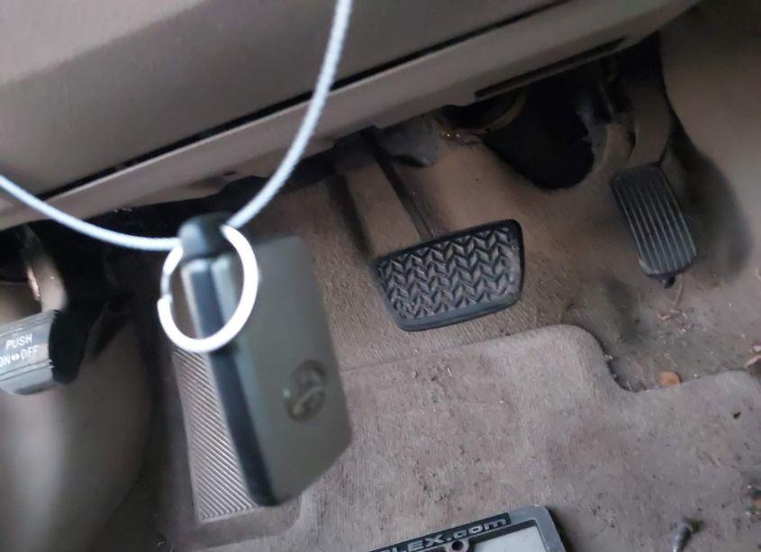 Photo 11 of 2005 Toyota Avalon LIMITED (VIN 4T1BK36B35U045703)