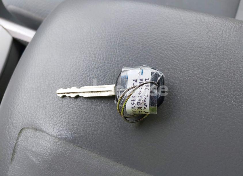 Photo 11 of 2006 Toyota Avalon XL (VIN 4T1BK36B36U126959)