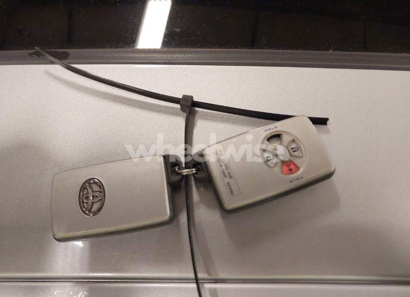 Photo 11 of 2005 Toyota Avalon LIMITED (VIN 4T1BK36B45U021927)