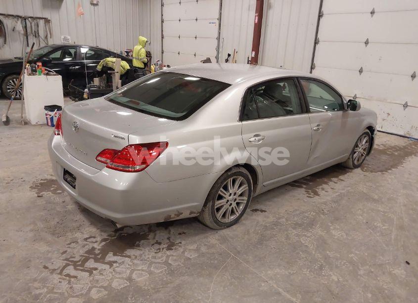 Photo 4 of 2005 Toyota Avalon LIMITED (VIN 4T1BK36B45U021927)