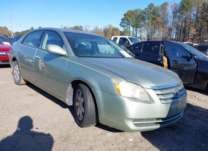2006 Toyota Avalon XL (VIN 4T1BK36B46U121947) main photo