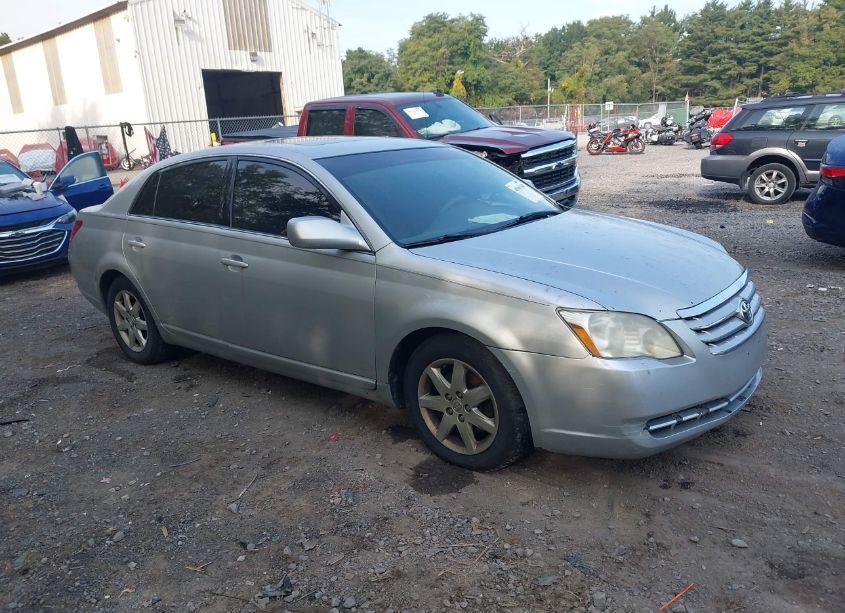 2007 Toyota Avalon XL (VIN 4T1BK36B47U175962) main photo