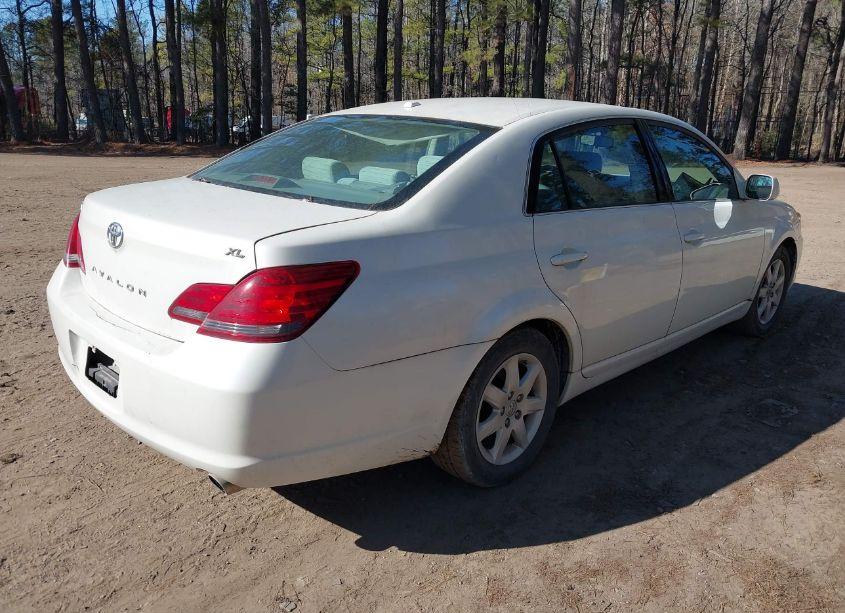 Photo 4 of 2009 Toyota Avalon XL (VIN 4T1BK36B49U343537)
