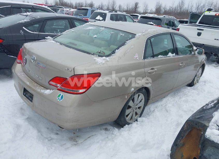 Photo 4 of 2005 Toyota Avalon XLS (VIN 4T1BK36B55U047369)