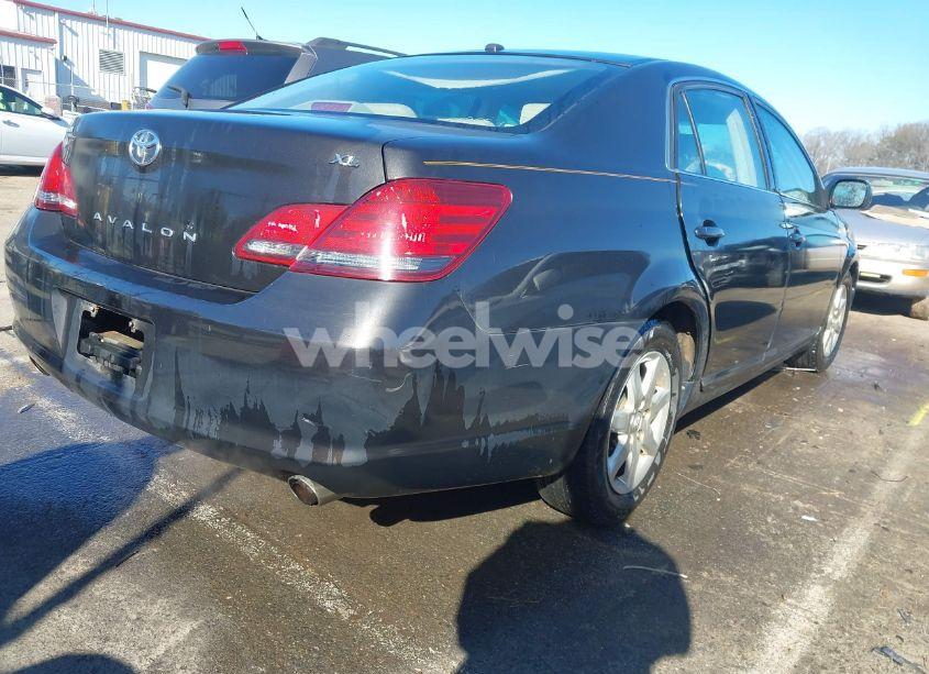 Photo 4 of 2009 Toyota Avalon XL (VIN 4T1BK36B59U324639)