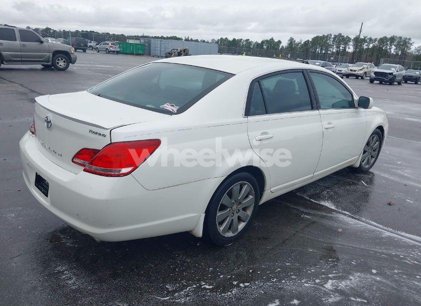 Photo 4 of 2005 Toyota Avalon TOURING (VIN 4T1BK36B65U004076)