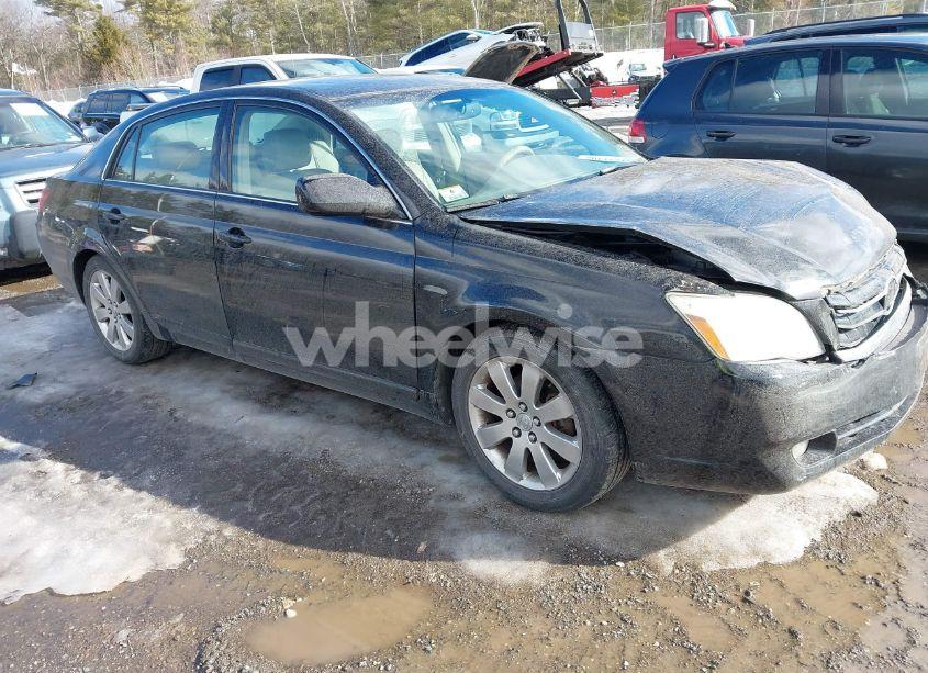 2005 Toyota Avalon XLS (VIN 4T1BK36B65U006636) main photo