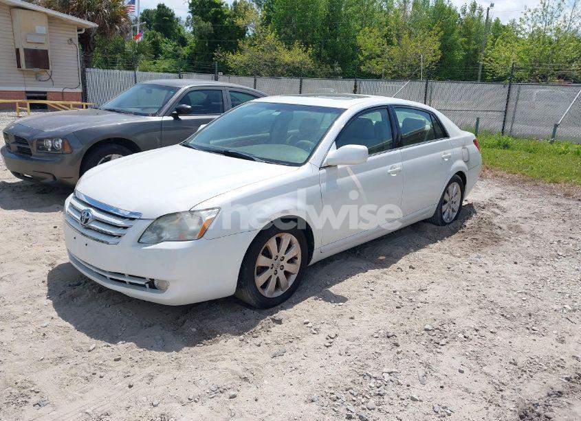 Photo 2 of 2005 Toyota Avalon XLS (VIN 4T1BK36B65U045629)