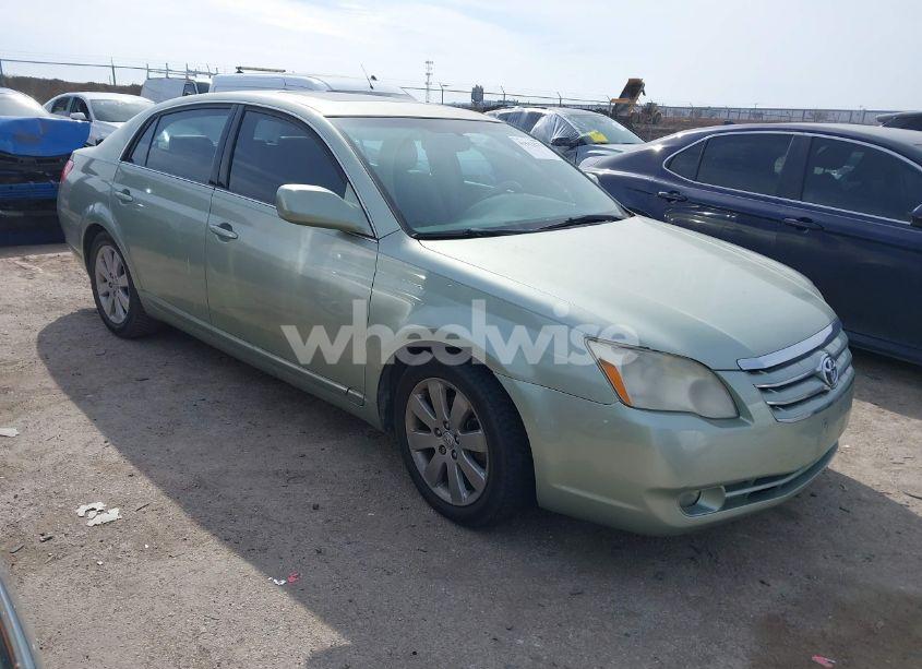 2005 Toyota Avalon XLS (VIN 4T1BK36B65U055870) main photo