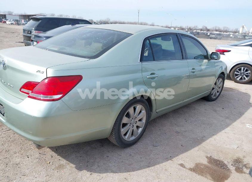 Photo 4 of 2005 Toyota Avalon XLS (VIN 4T1BK36B65U055870)