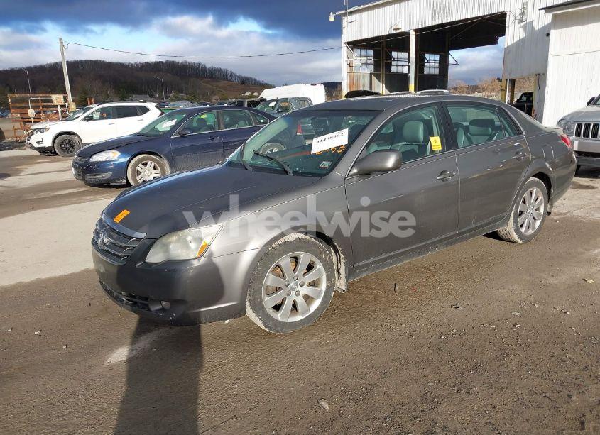Photo 2 of 2005 Toyota Avalon XLS (VIN 4T1BK36B65U056453)
