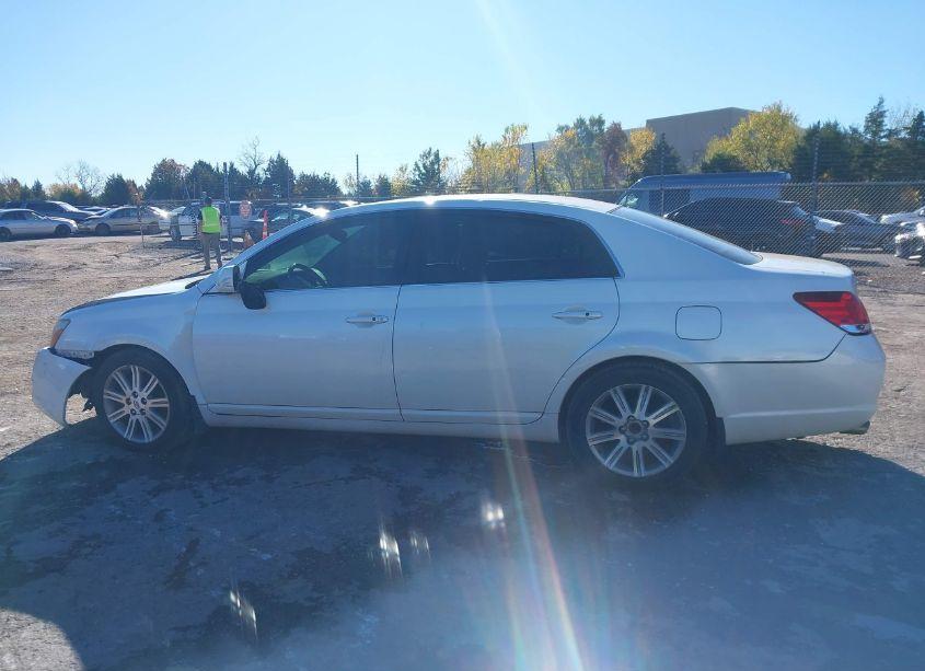 Photo 14 of 2005 Toyota Avalon LIMITED (VIN 4T1BK36B75U018634)