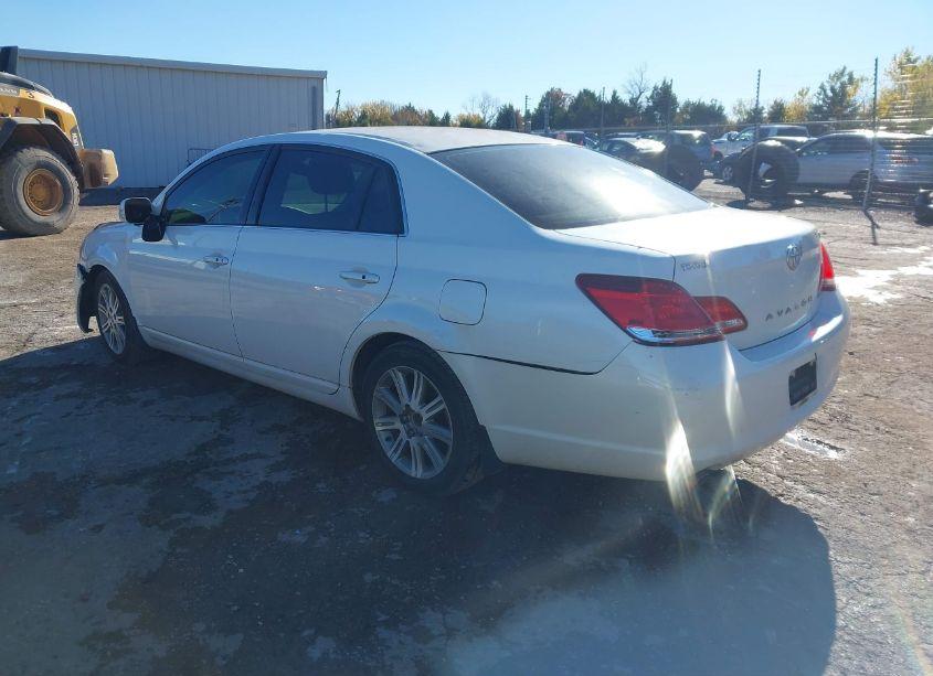 Photo 3 of 2005 Toyota Avalon LIMITED (VIN 4T1BK36B75U018634)