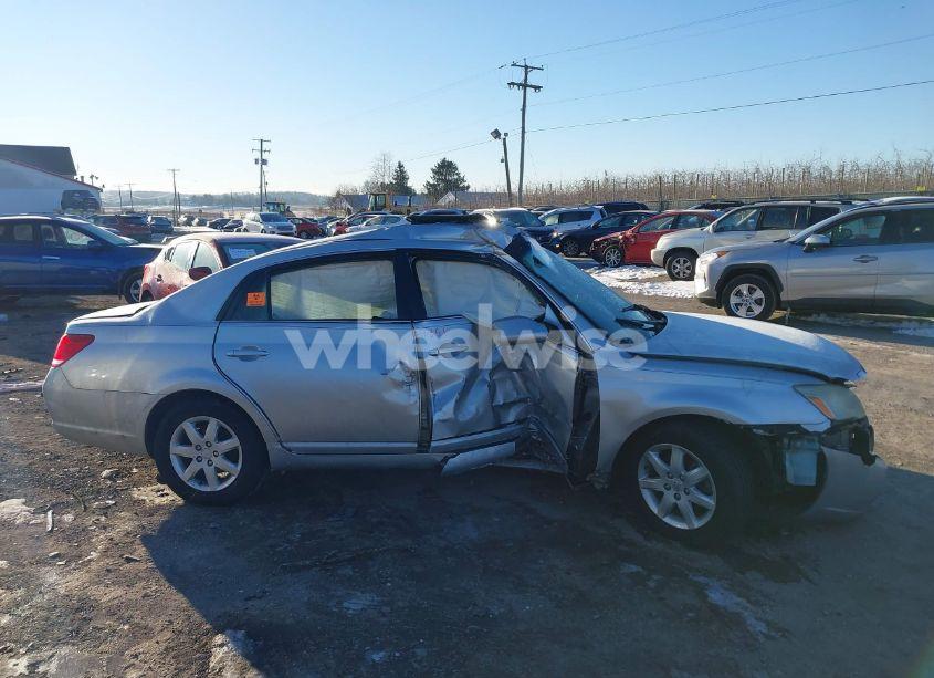 Photo 12 of 2005 Toyota Avalon XL (VIN 4T1BK36B75U058972)