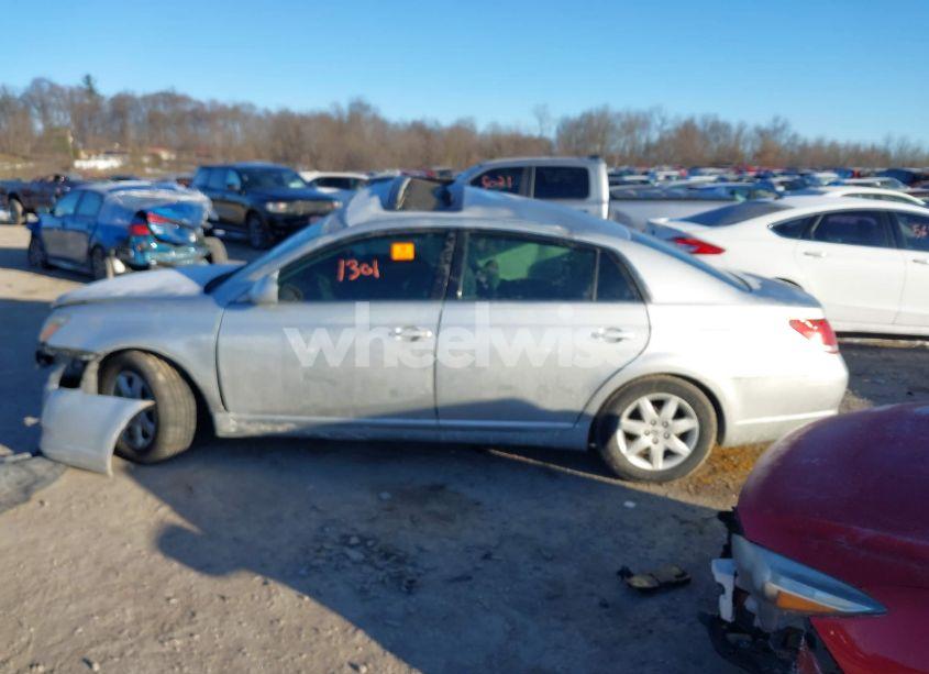 Photo 13 of 2005 Toyota Avalon XL (VIN 4T1BK36B75U058972)