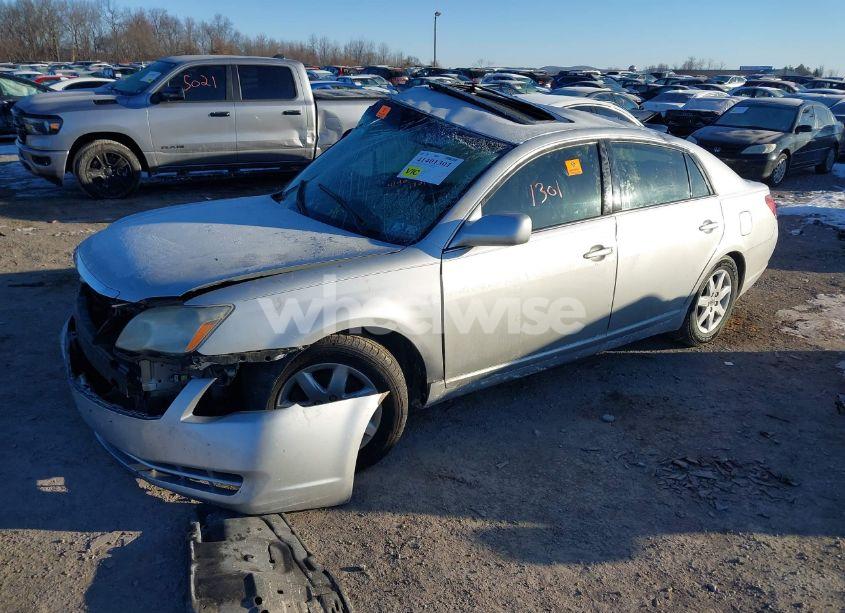 Photo 2 of 2005 Toyota Avalon XL (VIN 4T1BK36B75U058972)