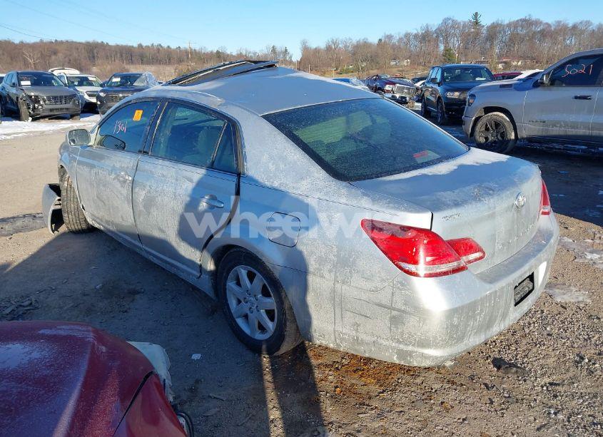 Photo 3 of 2005 Toyota Avalon XL (VIN 4T1BK36B75U058972)