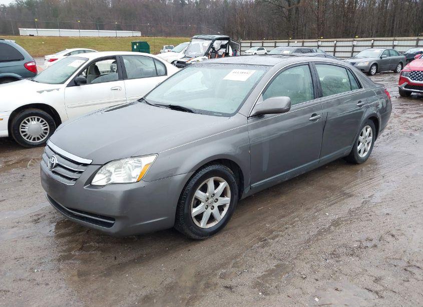 Photo 2 of 2007 Toyota Avalon XL (VIN 4T1BK36B77U177088)