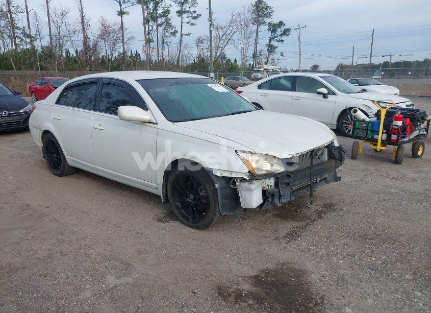 2007 Toyota Avalon XL (VIN 4T1BK36B77U252372) main photo