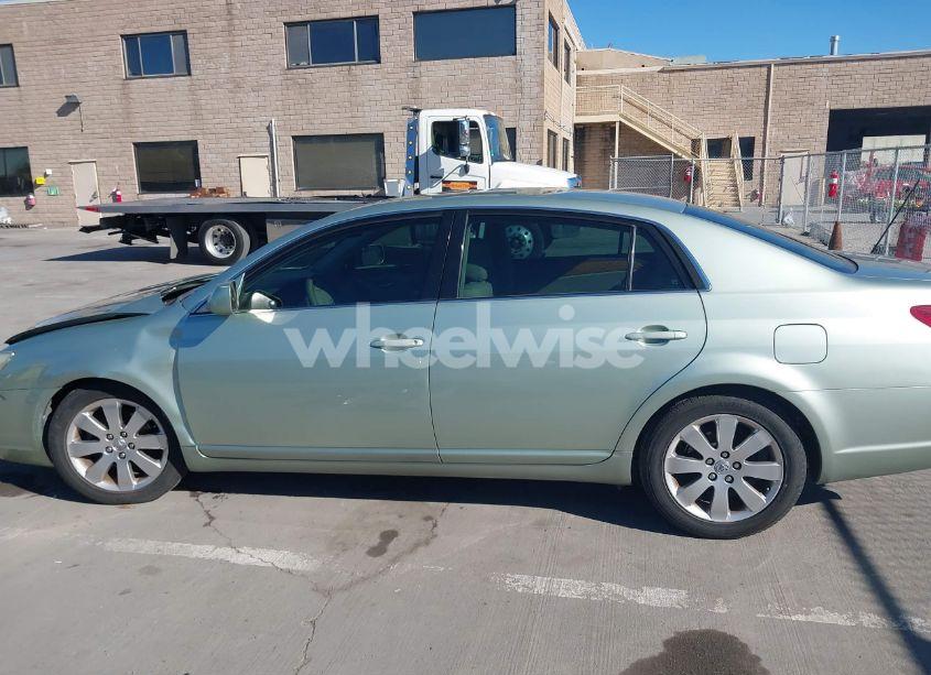 Photo 14 of 2005 Toyota Avalon XLS (VIN 4T1BK36B85U047866)