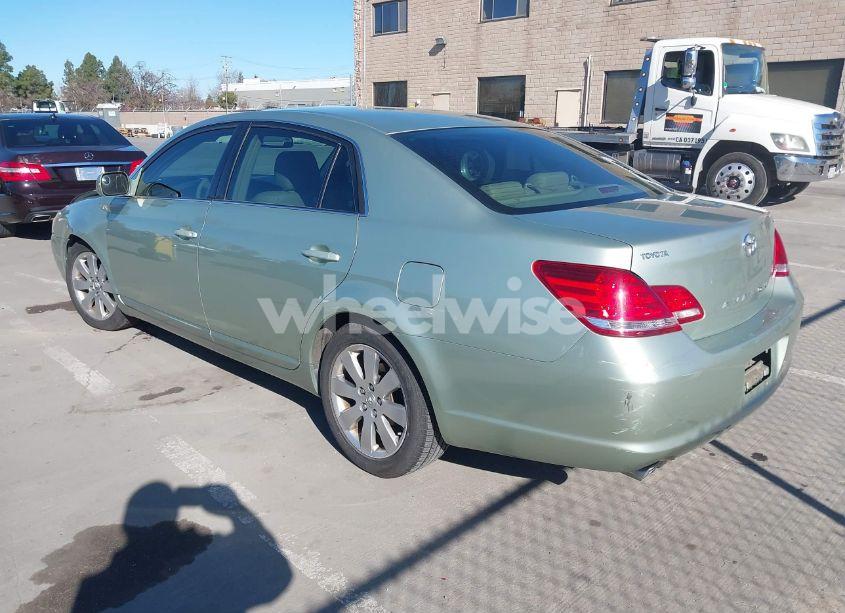Photo 3 of 2005 Toyota Avalon XLS (VIN 4T1BK36B85U047866)