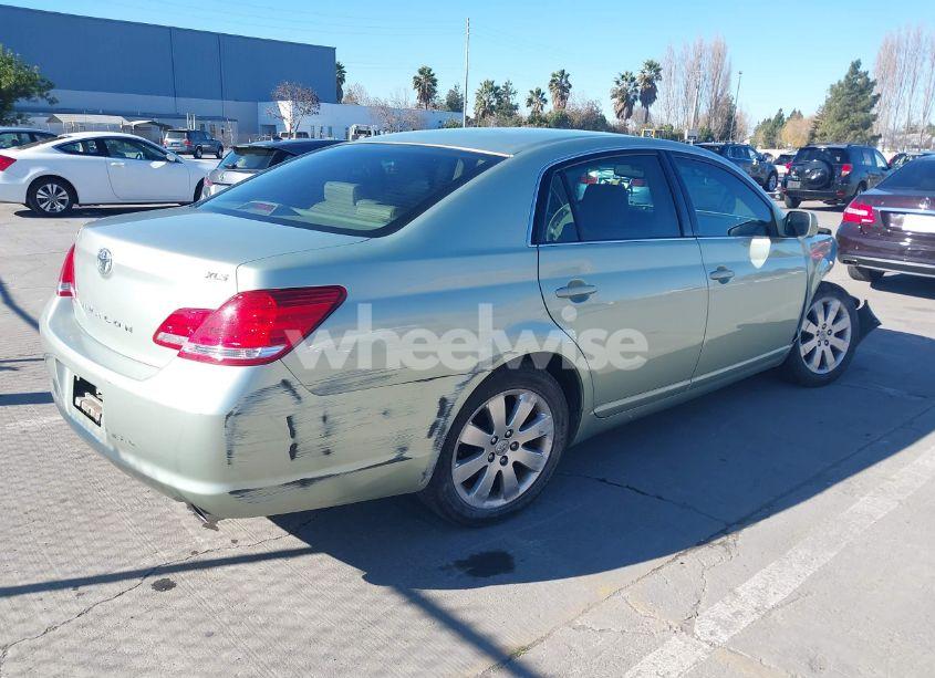 Photo 4 of 2005 Toyota Avalon XLS (VIN 4T1BK36B85U047866)