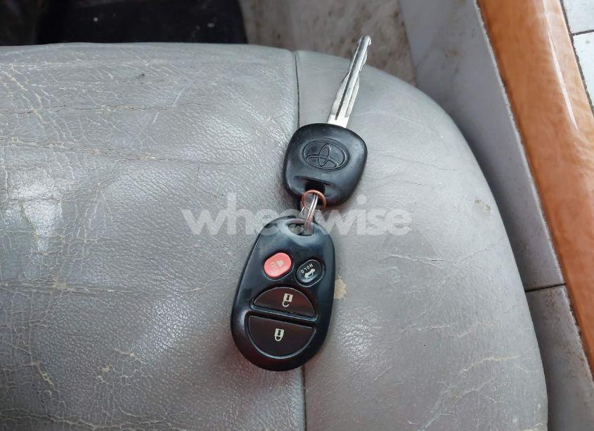 Photo 11 of 2005 Toyota Avalon XLS (VIN 4T1BK36BX5U016957)