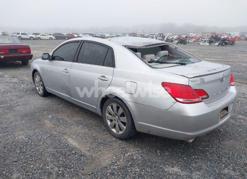 Photo 3 of 2005 Toyota Avalon XLS (VIN 4T1BK36BX5U016957)