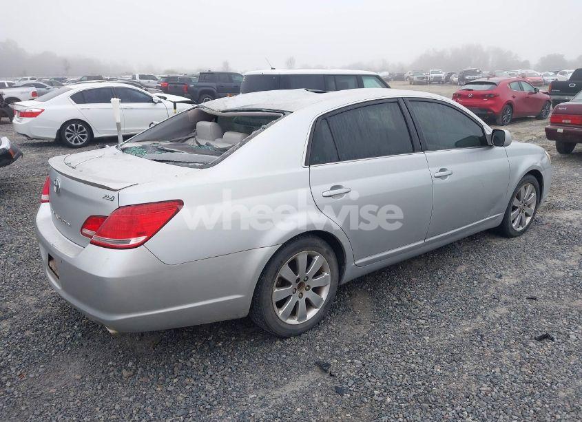 Photo 4 of 2005 Toyota Avalon XLS (VIN 4T1BK36BX5U016957)
