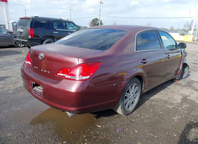 Photo 4 of 2005 Toyota Avalon LIMITED (VIN 4T1BK36BX5U049585)