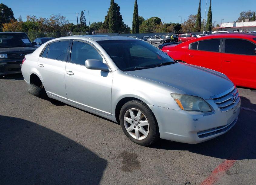 2007 Toyota Avalon XL (VIN 4T1BK36BX7U176016) main photo