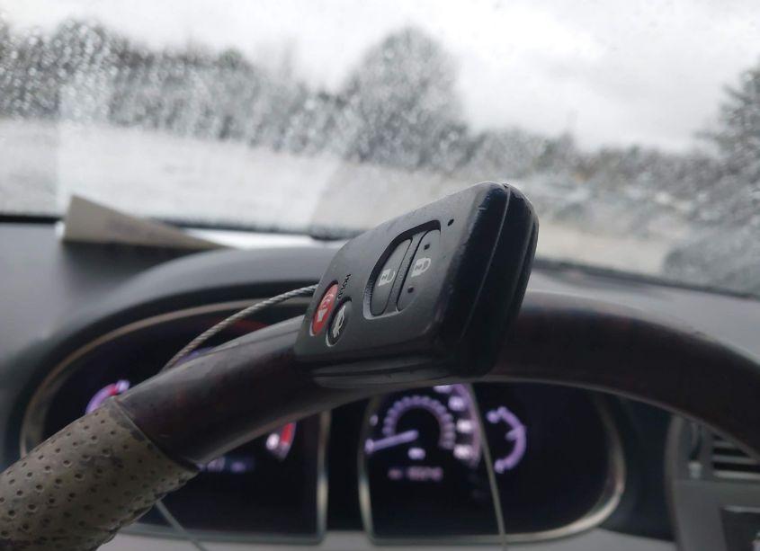 Photo 11 of 2011 Toyota Avalon LIMITED (VIN 4T1BK3DB0BU388550)