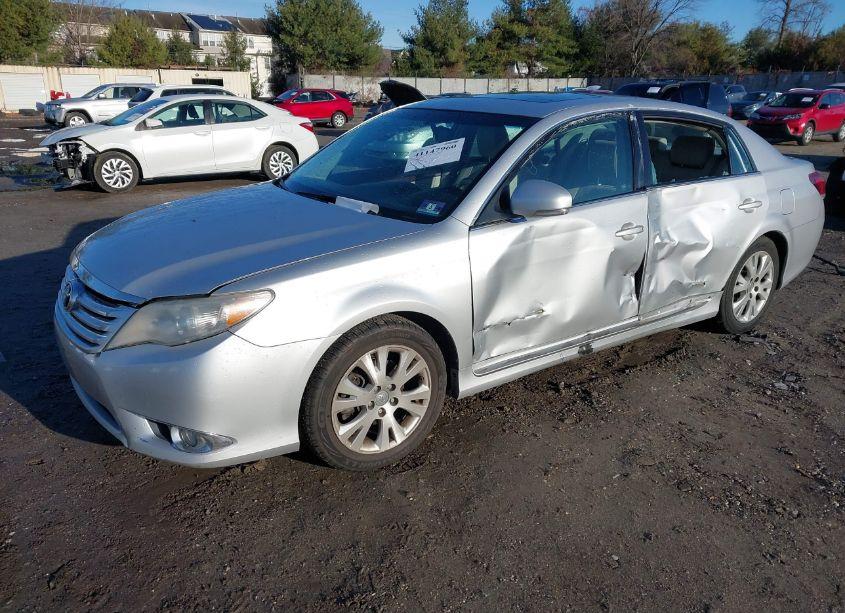 Photo 2 of 2011 Toyota Avalon (VIN 4T1BK3DB1BU416677)