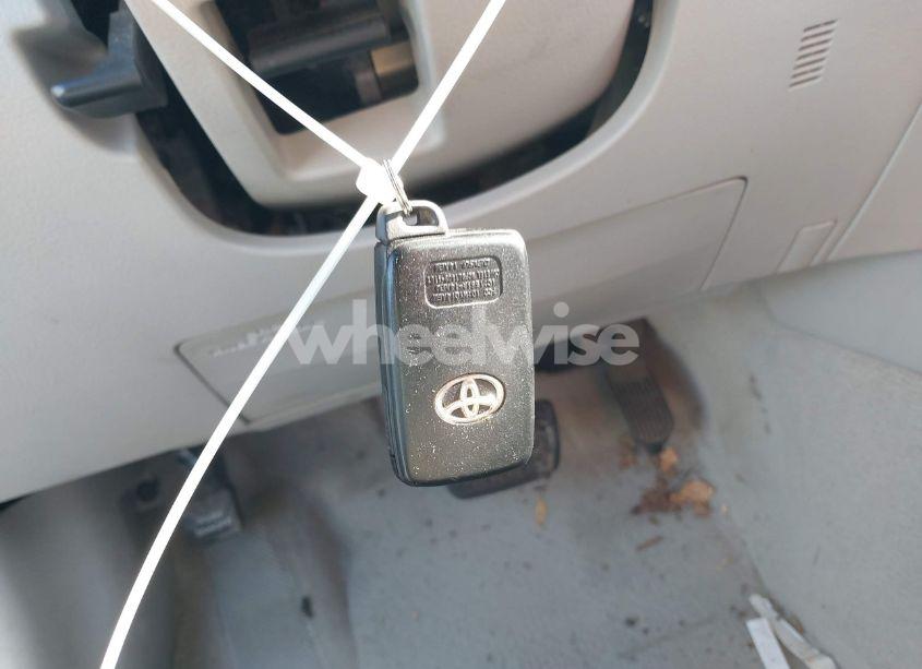 Photo 11 of 2012 Toyota Avalon LIMITED (VIN 4T1BK3DB1CU471826)