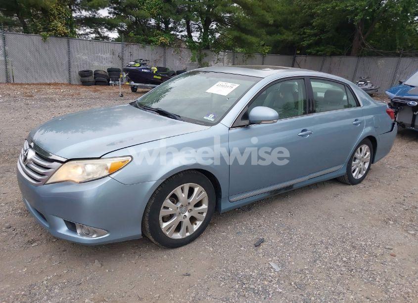 Photo 2 of 2011 Toyota Avalon (VIN 4T1BK3DB2BU382006)
