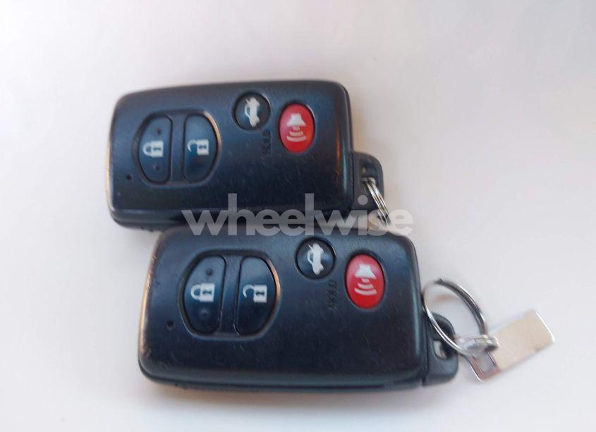 Photo 11 of 2011 Toyota Avalon LIMITED (VIN 4T1BK3DB2BU404537)