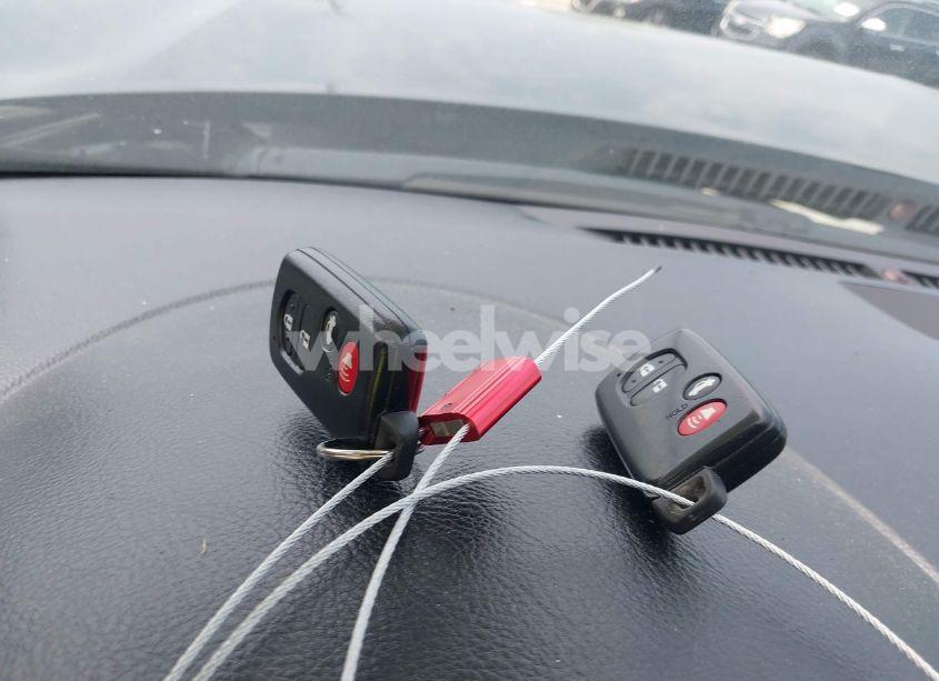 Photo 11 of 2011 Toyota Avalon LIMITED (VIN 4T1BK3DB3BU396142)