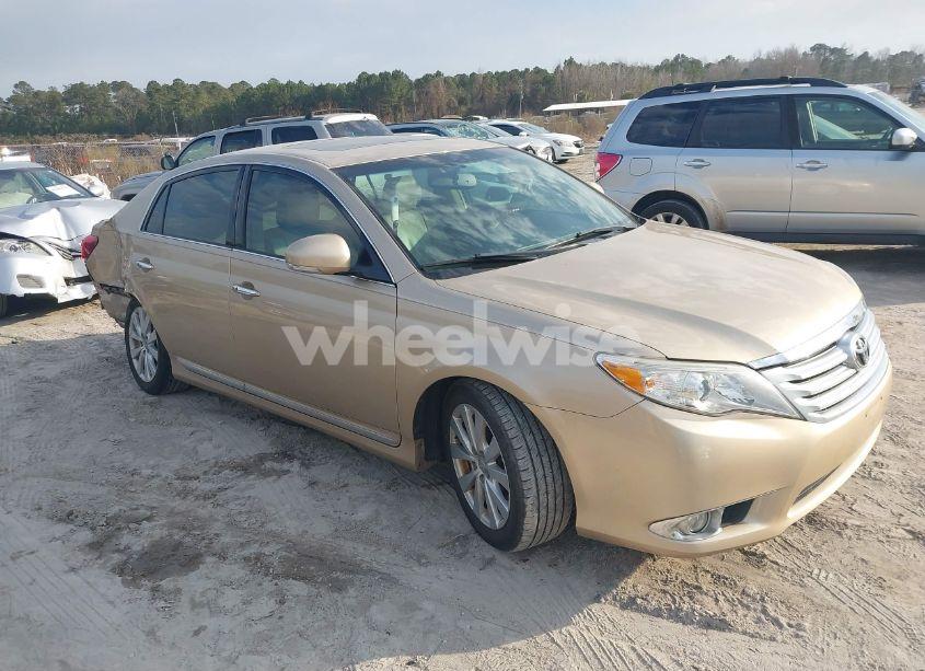 2011 Toyota Avalon LIMITED (VIN 4T1BK3DB3BU404904) main photo