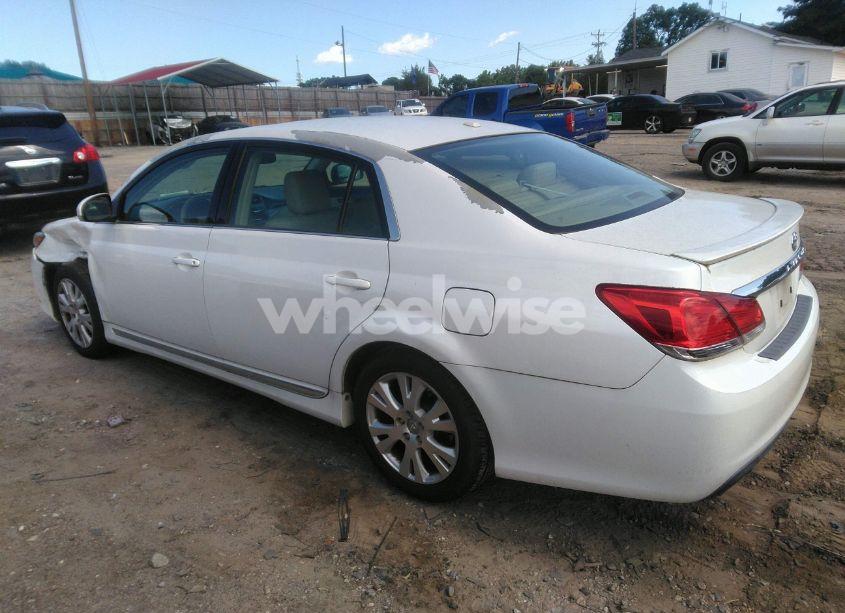 Photo 3 of 2011 Toyota Avalon (VIN 4T1BK3DB3BU428345)