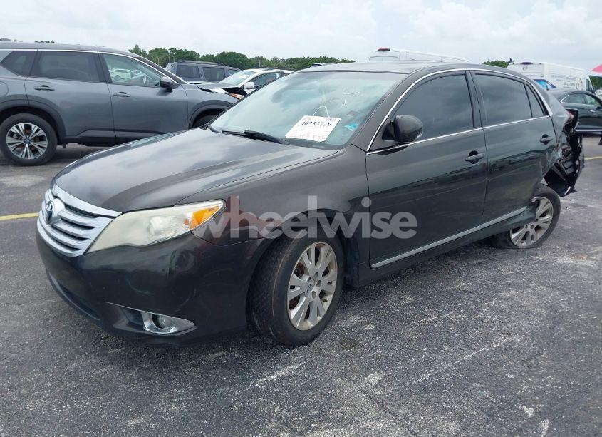 Photo 2 of 2011 Toyota Avalon (VIN 4T1BK3DB5BU375728)
