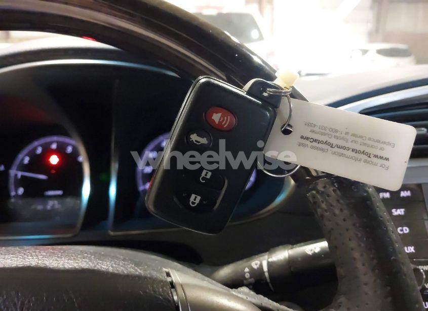 Photo 11 of 2011 Toyota Avalon LIMITED (VIN 4T1BK3DB5BU414561)