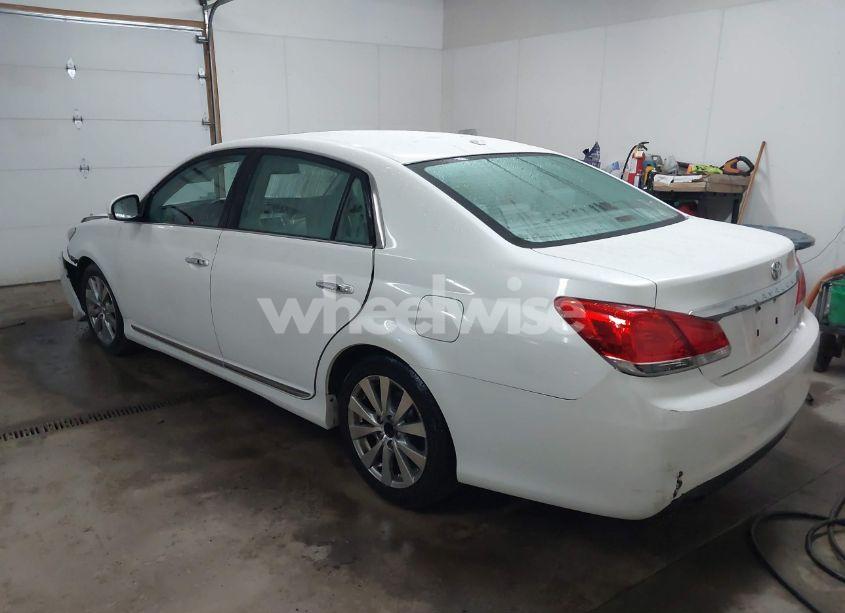 Photo 3 of 2011 Toyota Avalon LIMITED (VIN 4T1BK3DB5BU440108)