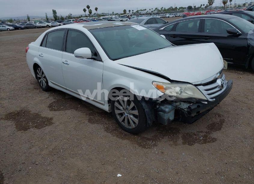 2011 Toyota Avalon LIMITED (VIN 4T1BK3DB6BU405772) main photo