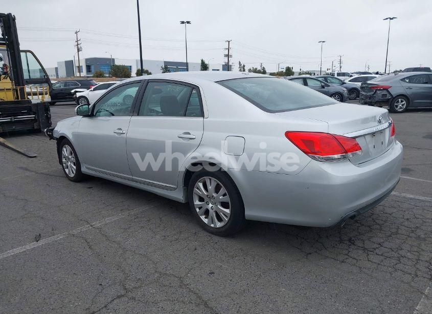 Photo 3 of 2012 Toyota Avalon (VIN 4T1BK3DB7CU449944)