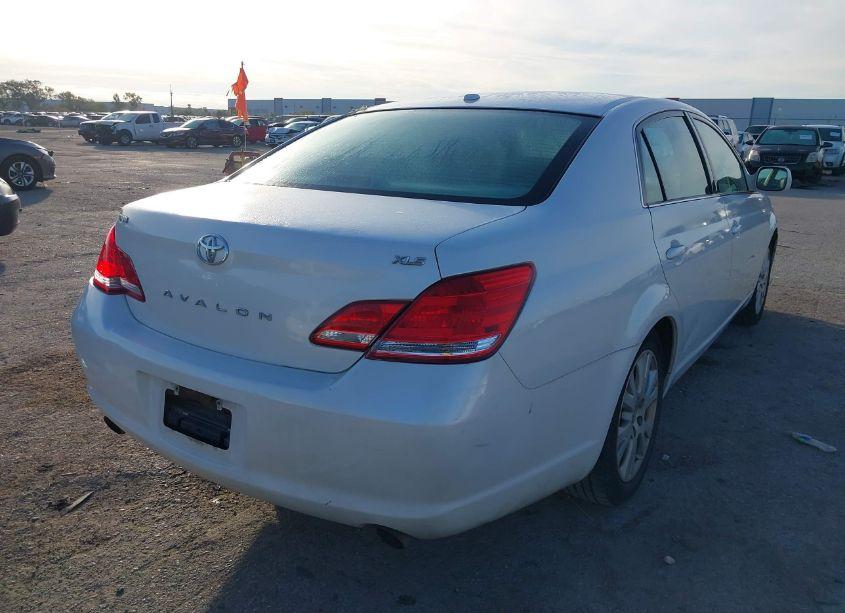 Photo 4 of 2010 Toyota Avalon XLS (VIN 4T1BK3DB8AU359912)