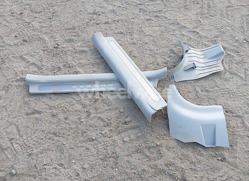 Photo 12 of 2011 Toyota Avalon LIMITED (VIN 4T1BK3DB9BU424431)